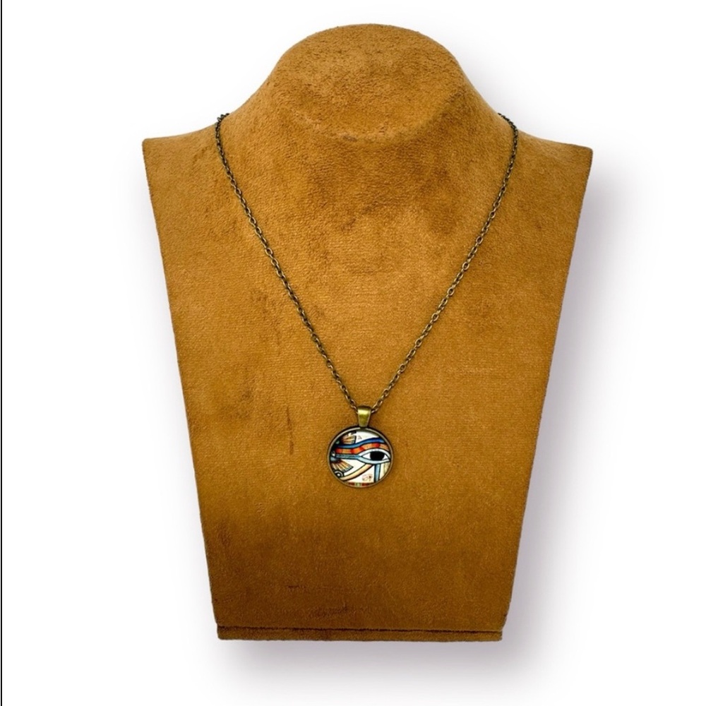 🛍️SALE🛍️ Eye of Horus Pendant Necklace - Picture 4 of 10